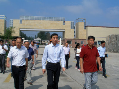 林河酒業公司董事長劉衛軍到銀河棉業公司調研